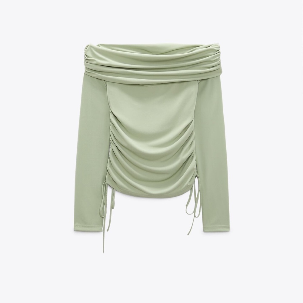 New with tags Zara Ruched off the shoulder top size L